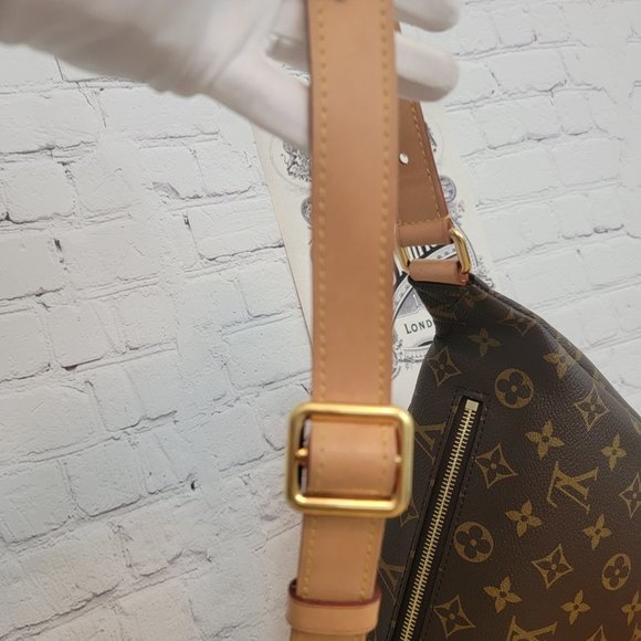Louis Vuitton Bum Bag Monogram - Picture 9 of 16